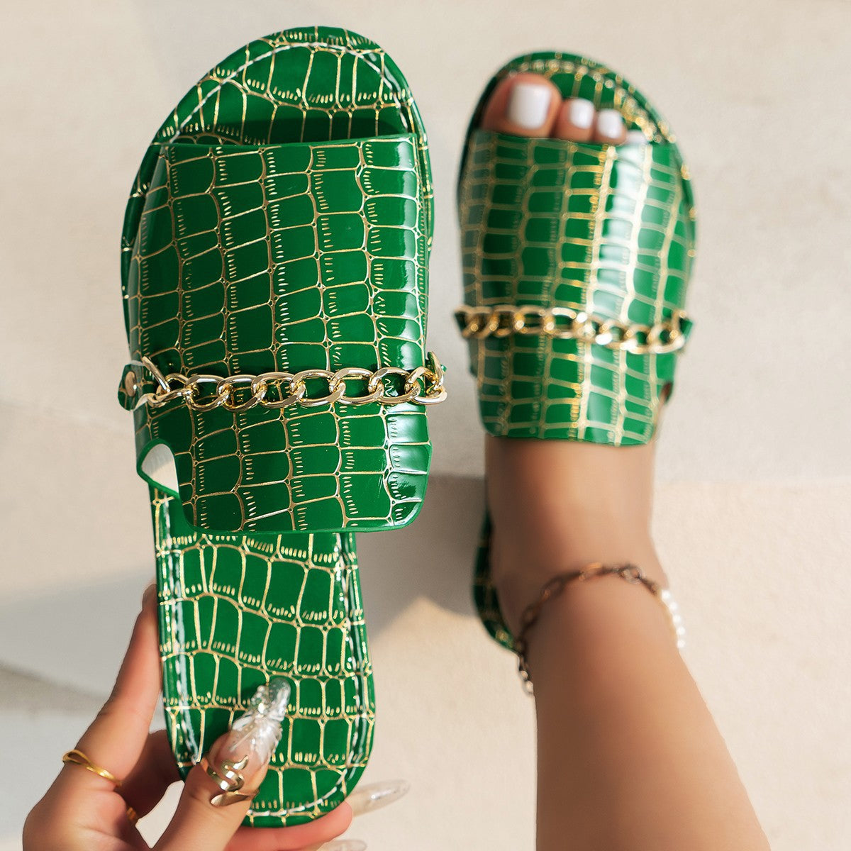 Wholesale large size women's ladies wear metal buckle women's slippers